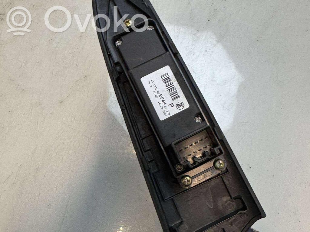 Interruptor del elevalunas eléctrico   03123100
