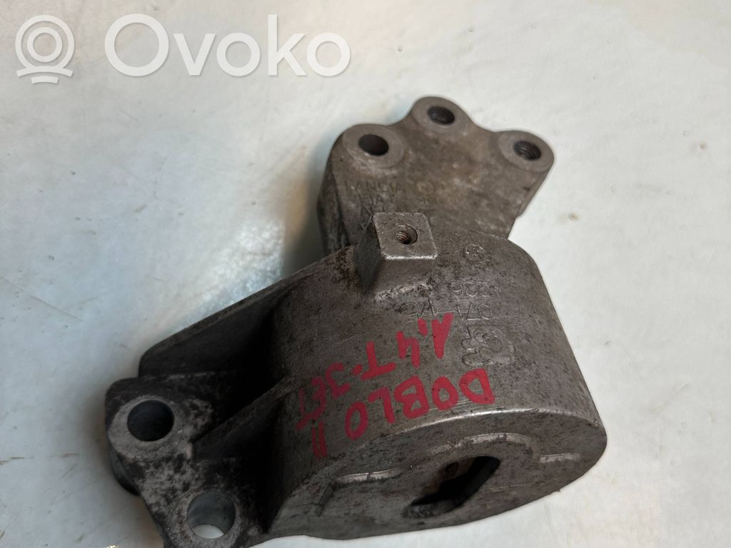 Fiat Doblo Engine mount bracket 