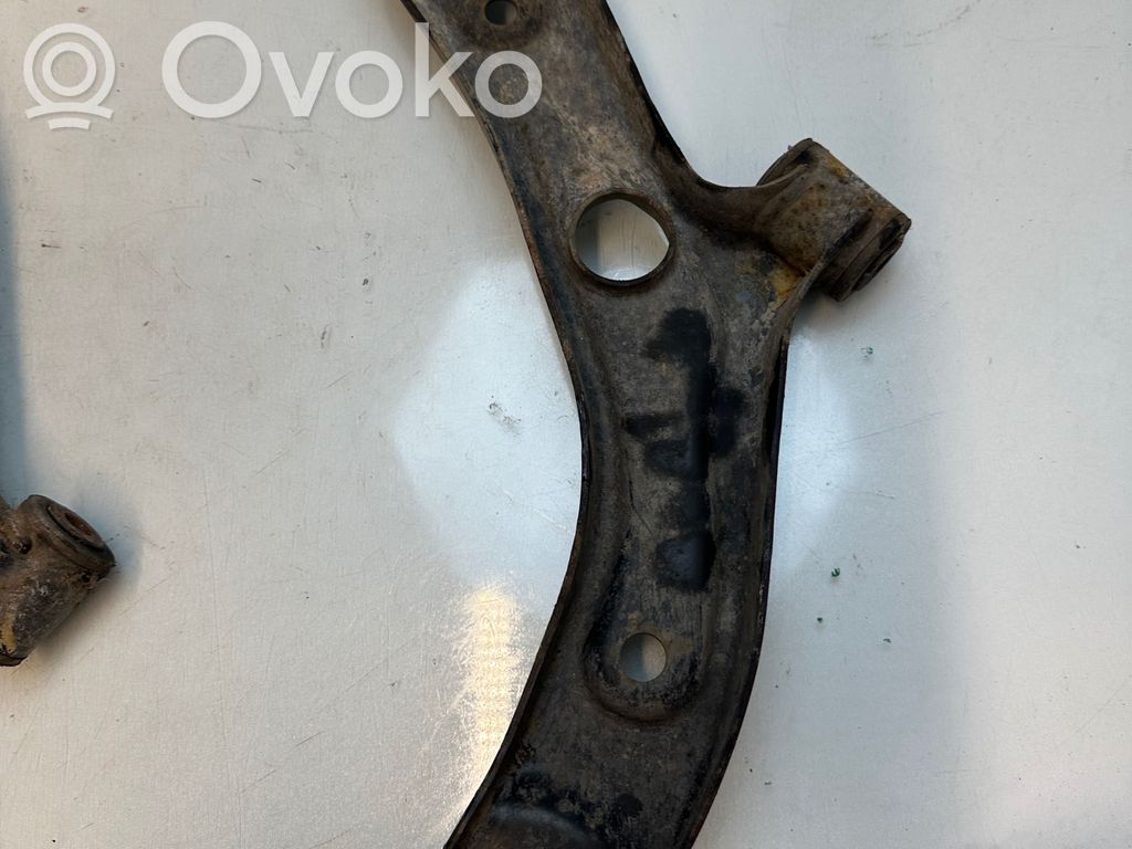 Suzuki Swift I Priekinė svirtis 