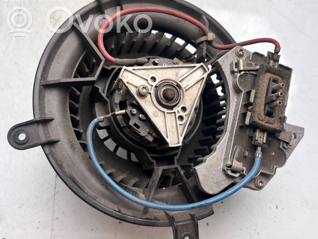 Mercedes-Benz E W210 Lämpöpuhaltimen moottorin vastus 