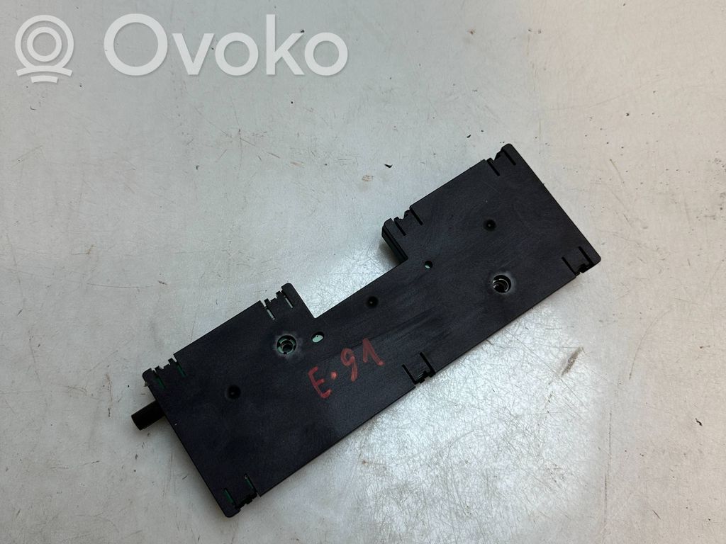 BMW 3 E90 E91 Antenos stiprintuvas 