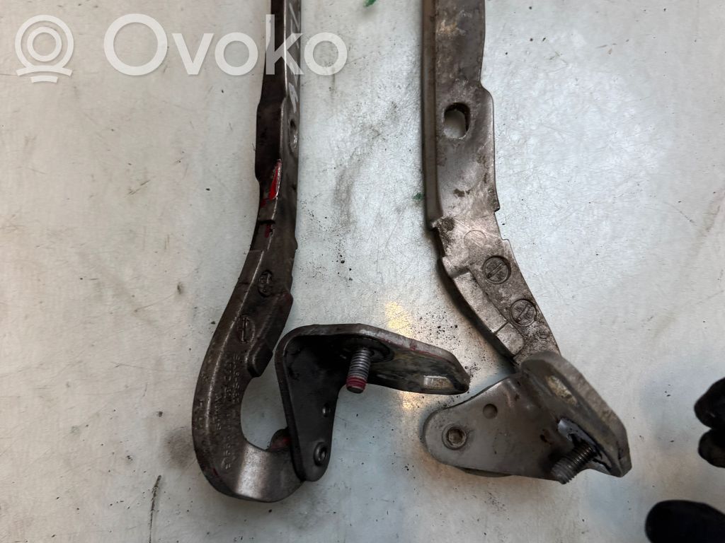 Audi A2 Tailgate/trunk/boot hinge 