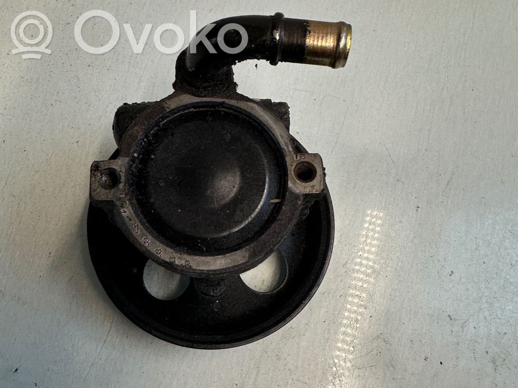 Opel Omega B1 Power steering pump 