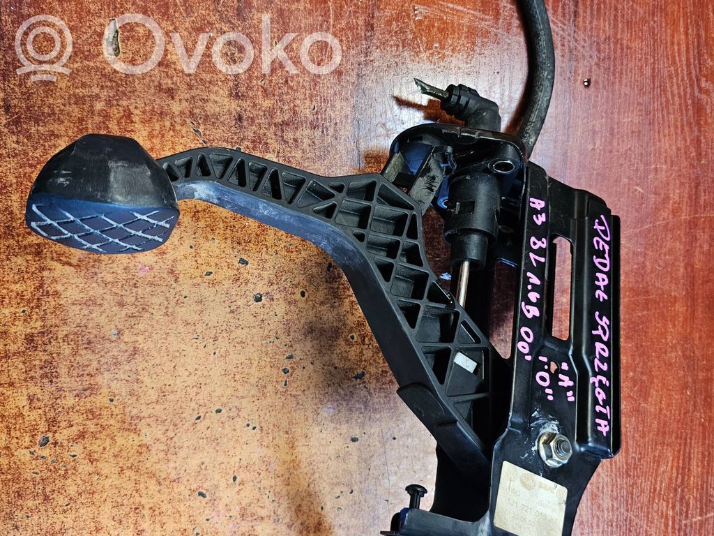 Audi A3 S3 8L Pedał sprzęgła 