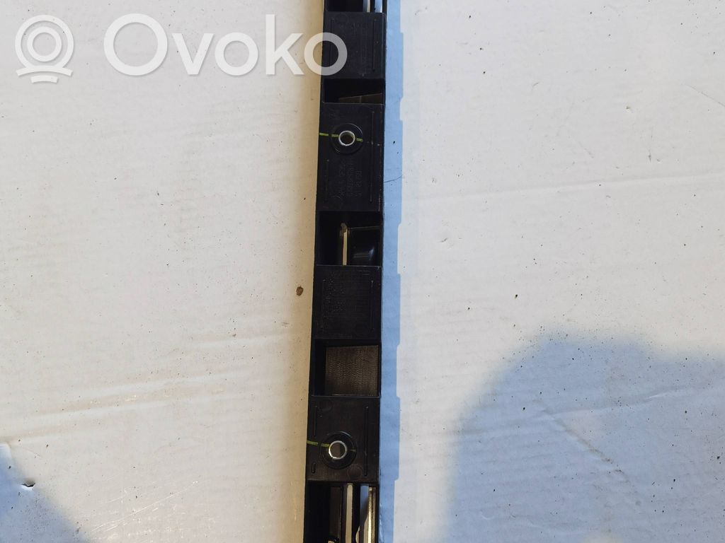 Maserati Levante Listello di supporto del sottoporta 