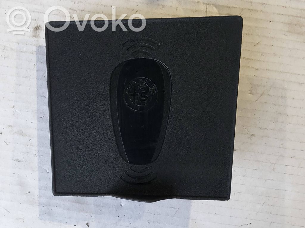 Alfa Romeo Giulia Modul încărcare wireless 
