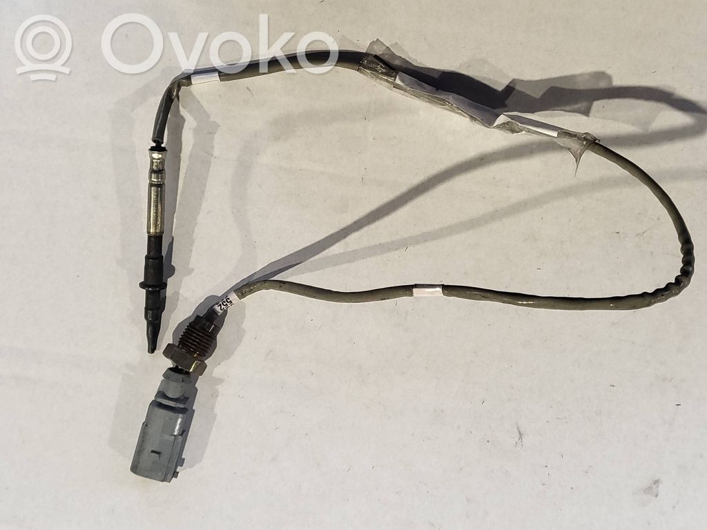 Czujnik temperatury spalin   05L906088T