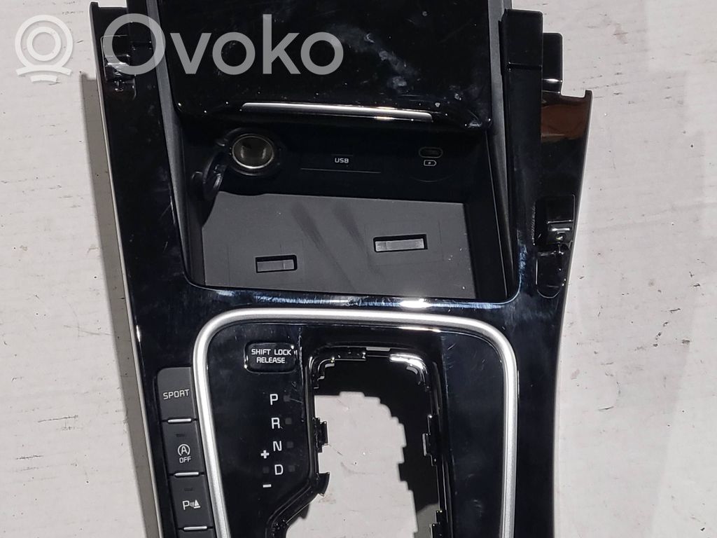 KIA Xceed Consola de plástico de la palanca de cambios 