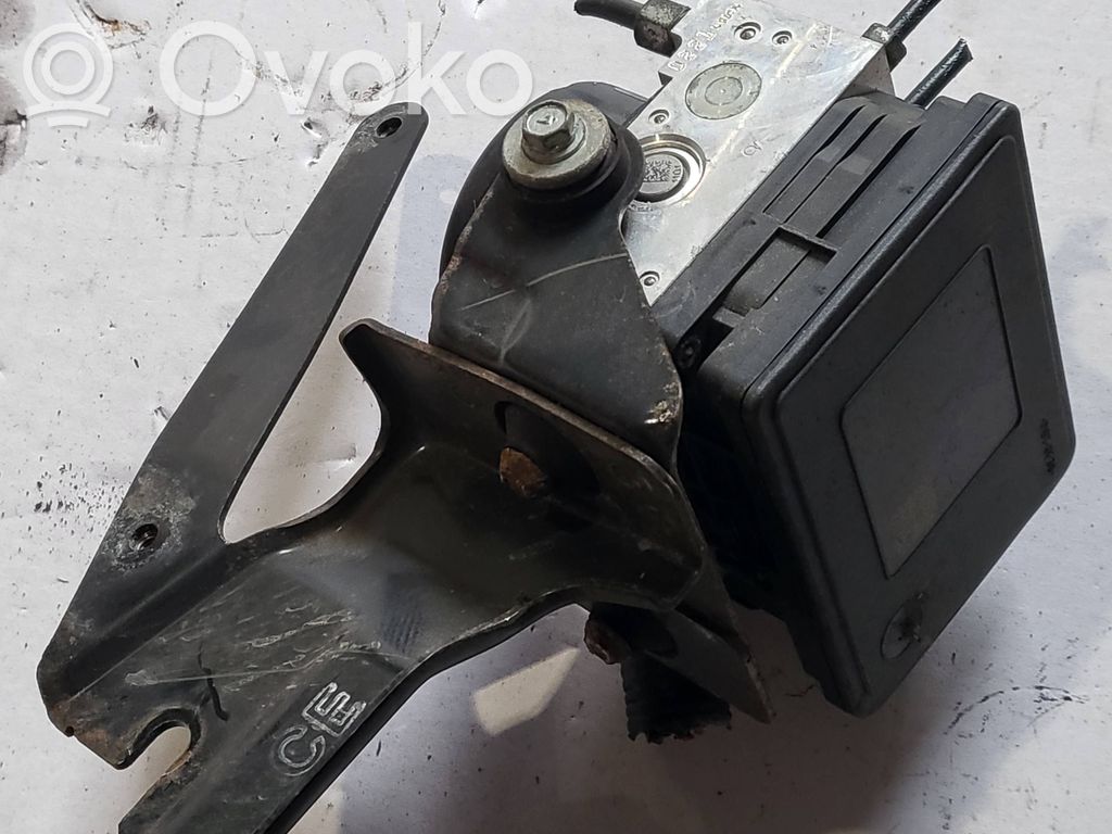 Nissan Note (E12) ABS bloks 