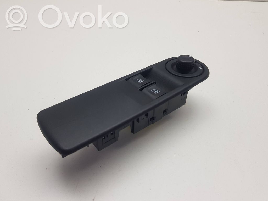Renault Clio IV Electric window control switch 