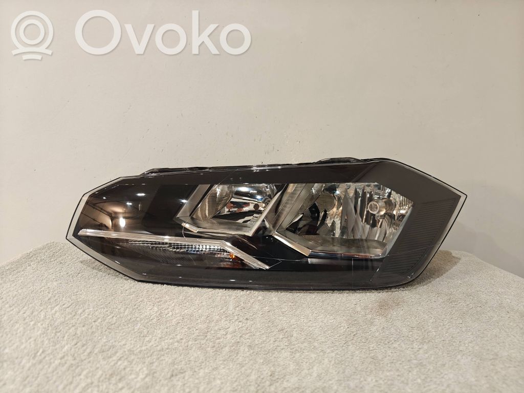 Volkswagen Polo VI Lampa przednia 