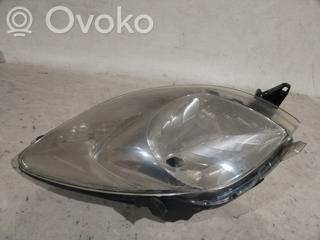 Toyota Yaris Headlight/headlamp 