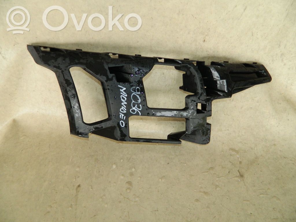 Ford Mondeo MK IV Soporte del parachoques delantero 