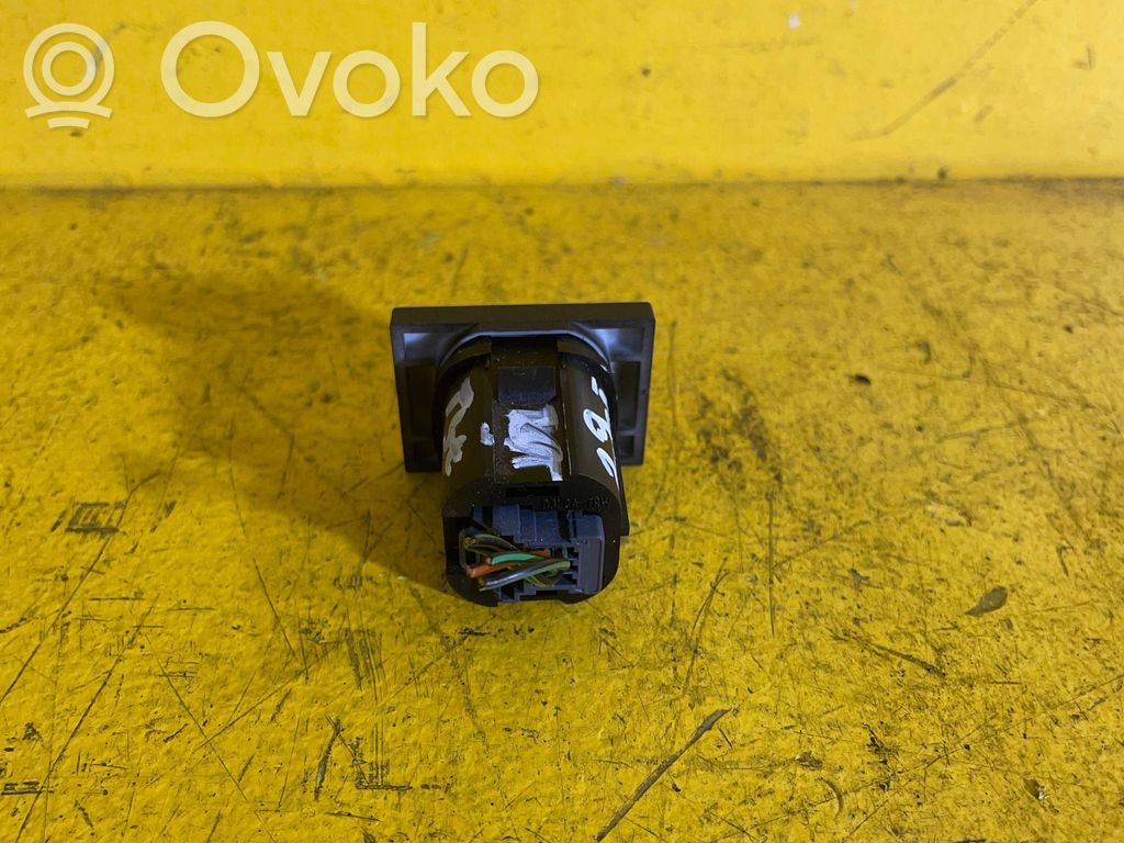 Windscreen/window heater switch   3M5T18C621AD