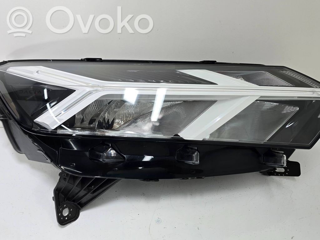Dacia Sandero III Lampa przednia 