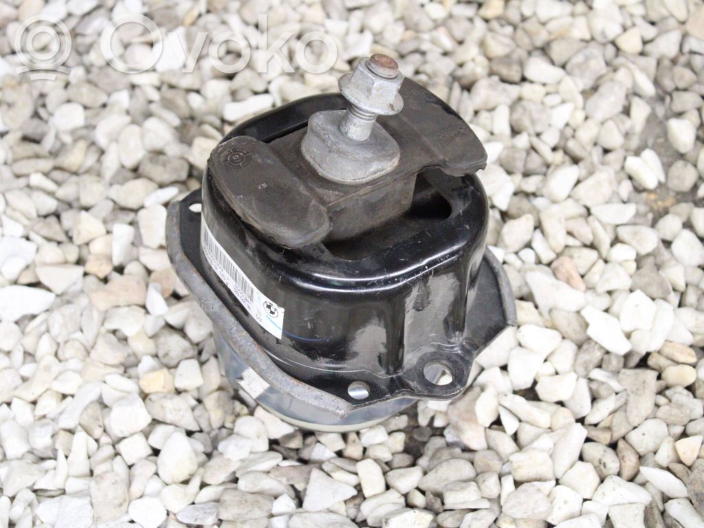 Engine mount bracket   6780653