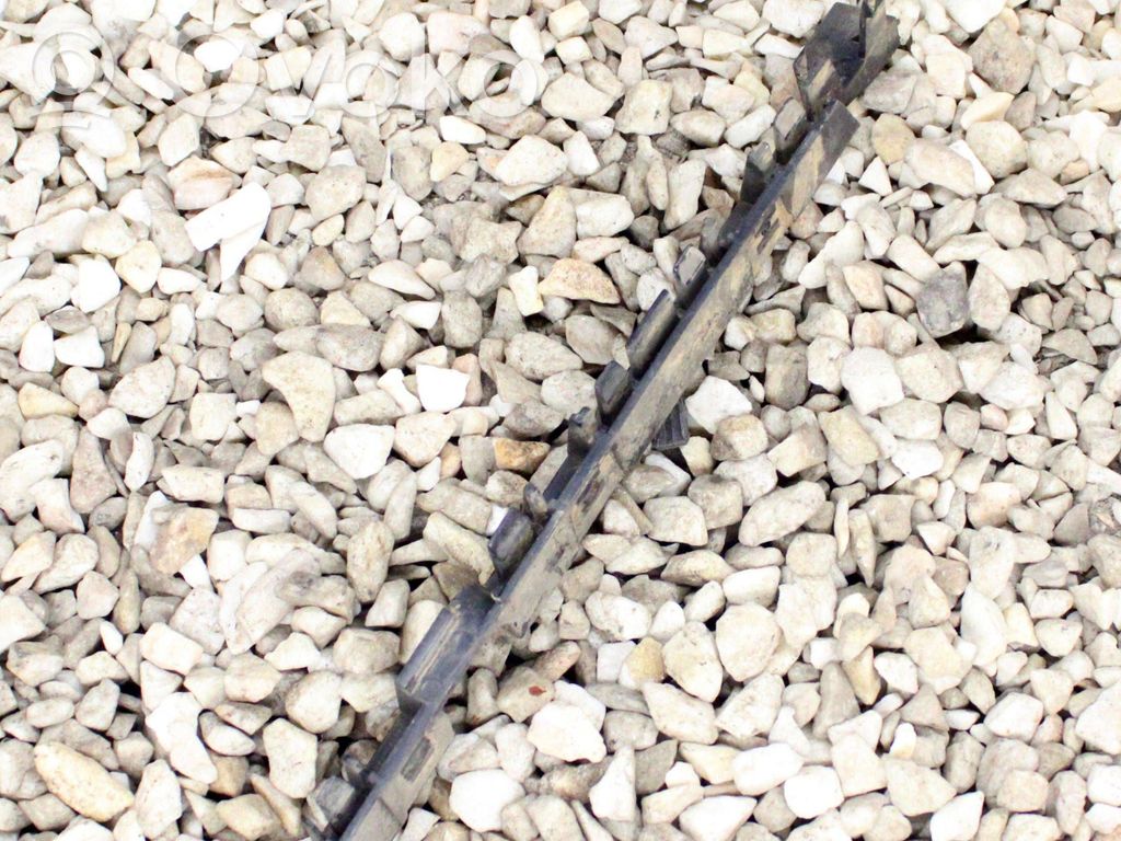 Fender mounting bracket   7118160