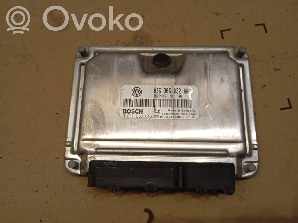 Volkswagen Golf V Engine control unit/module 