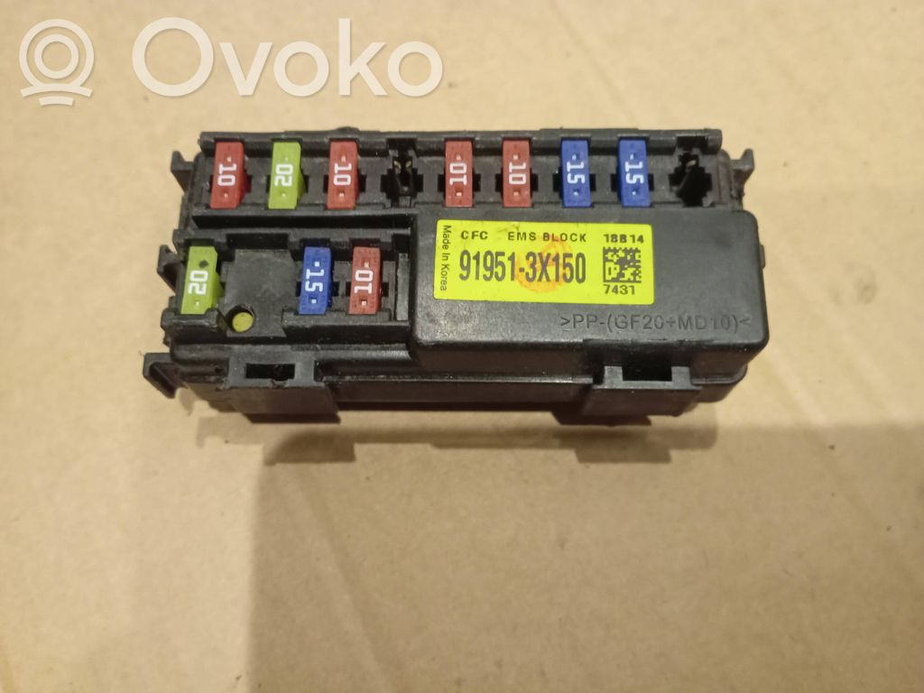 KIA Ceed Fuse module 