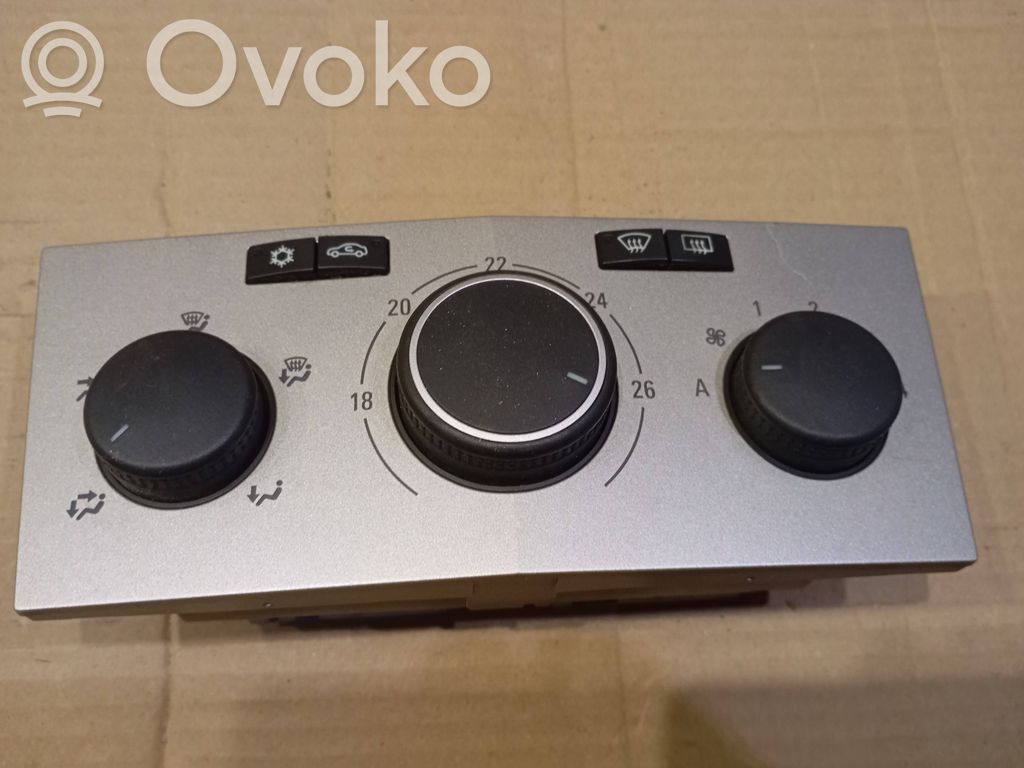 Opel Astra H Climate control unit 