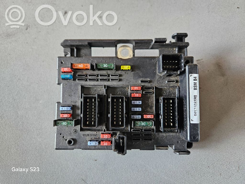 Peugeot 206 Módulo de fusible 