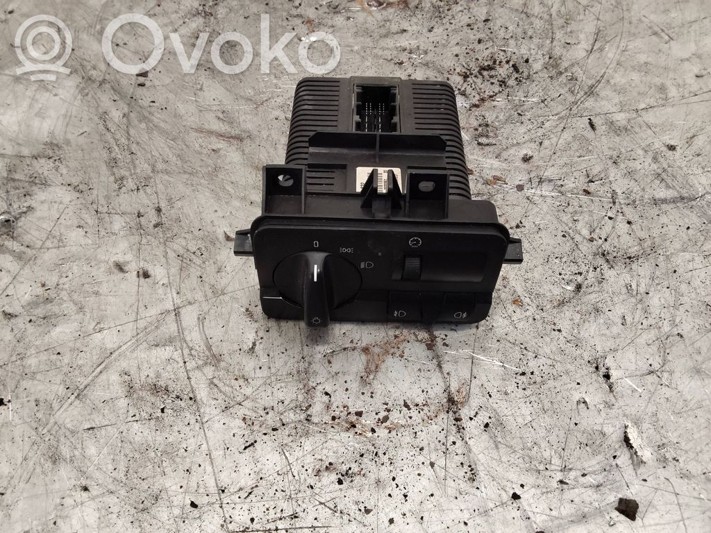 Interruptor de luz   6919832,0022361,037239064