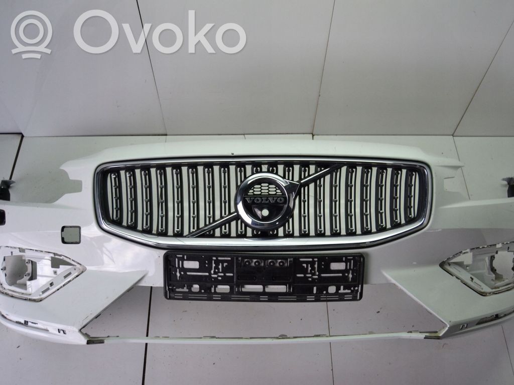 Front bumper   31690589,31663579,31690589
