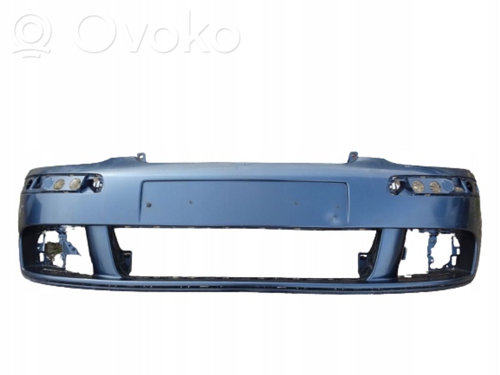 Volkswagen Golf V Parachoques delantero 
