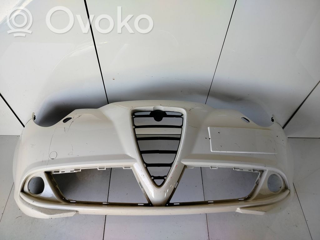 Alfa Romeo Mito Parachoques delantero 