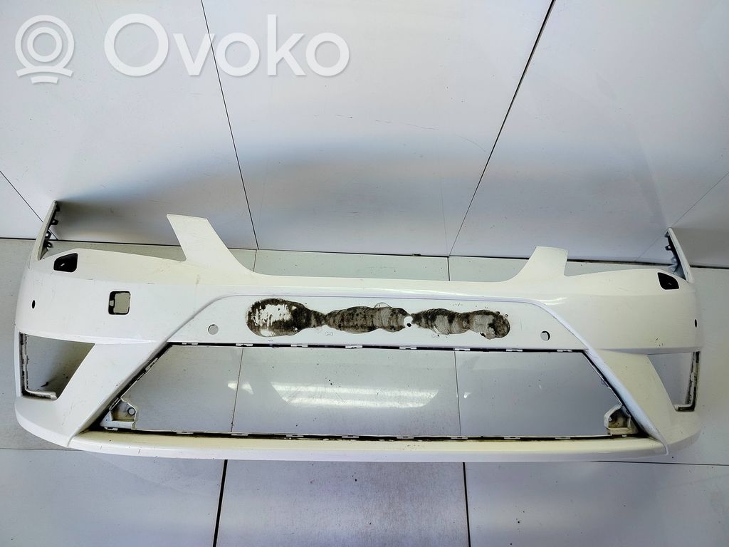 Front bumper   5F0807221M
