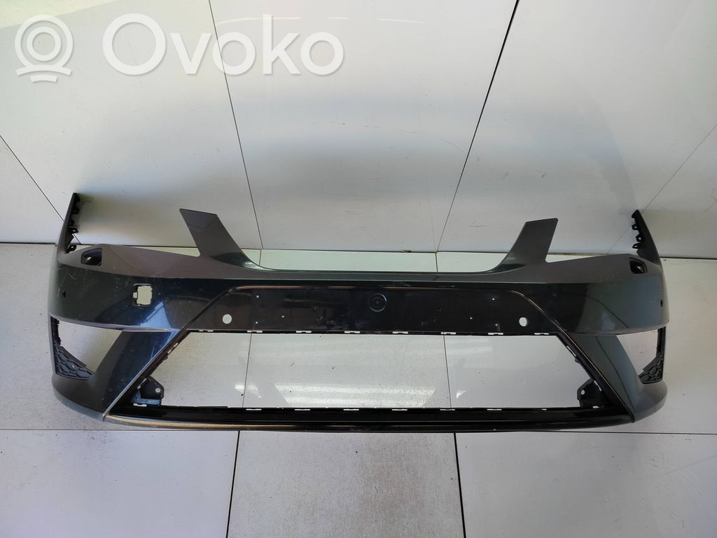 Front bumper   5F0807221M