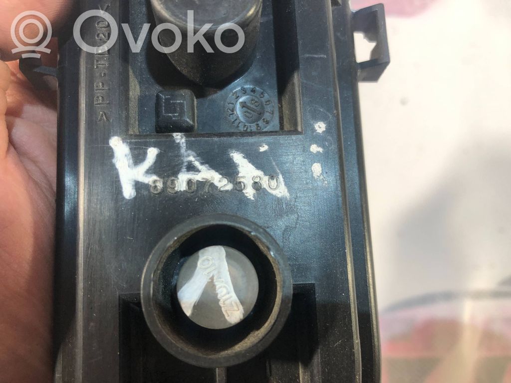 Renault Kangoo II Takavalon polttimon suojan pidike 