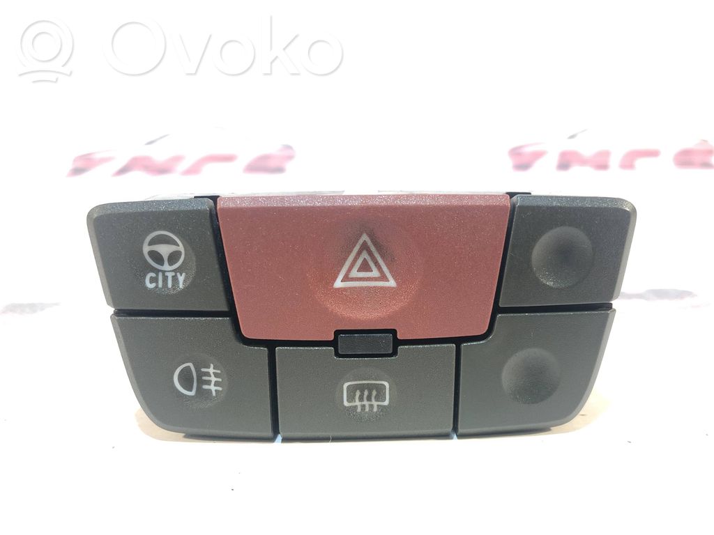 Fiat Panda II Botón interruptor de luz de peligro 