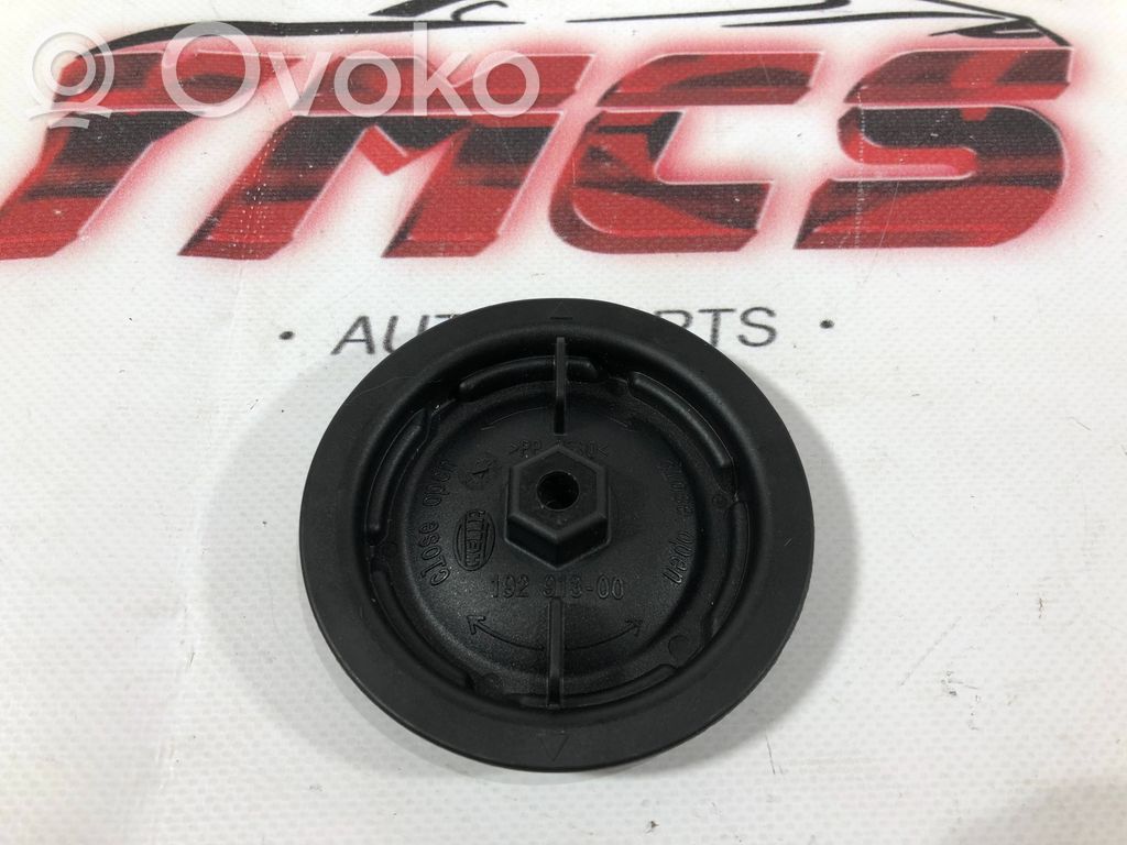 BMW 3 F30 F35 F31 Osłona żarówki lampy przedniej 