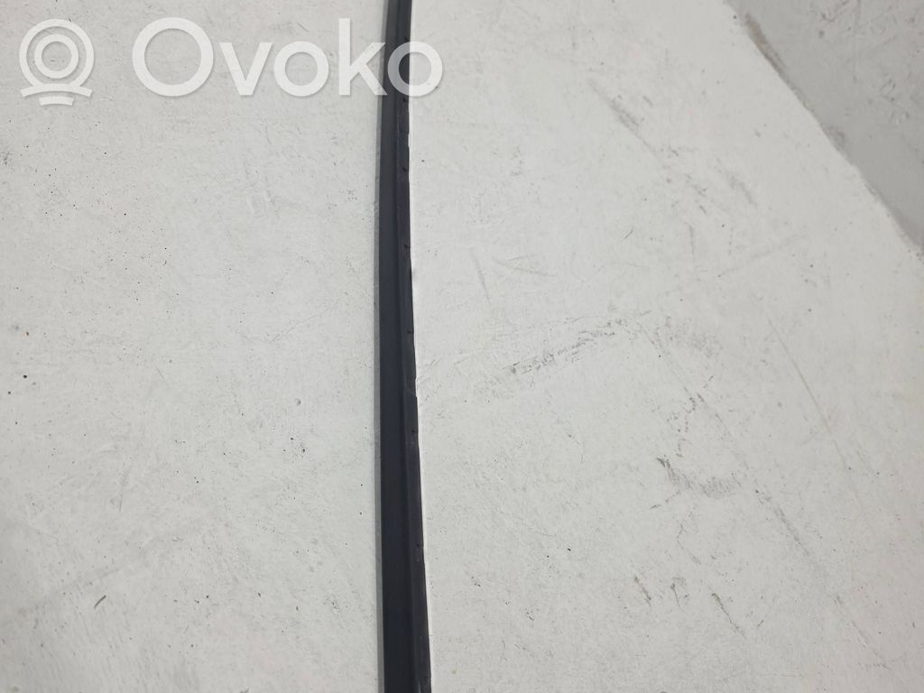 Audi Q8 Windshield trim 