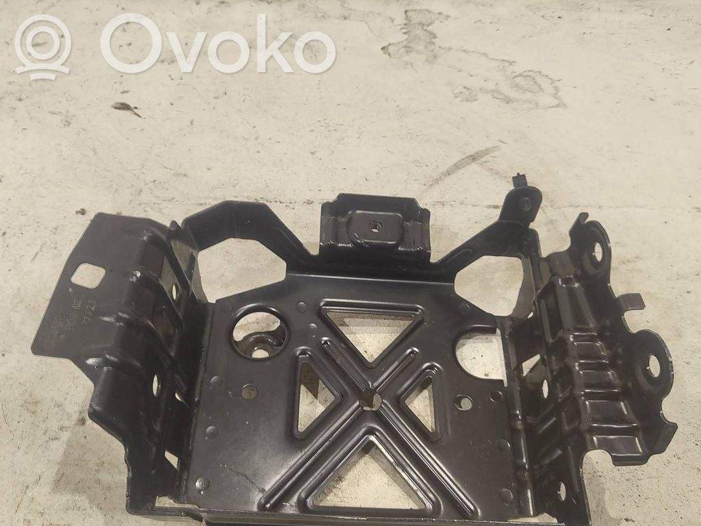BMW i4 Battery bracket 