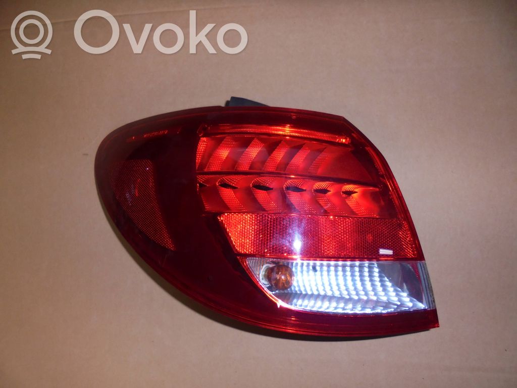 Mercedes-Benz B W246 W242 Lampa tylna 