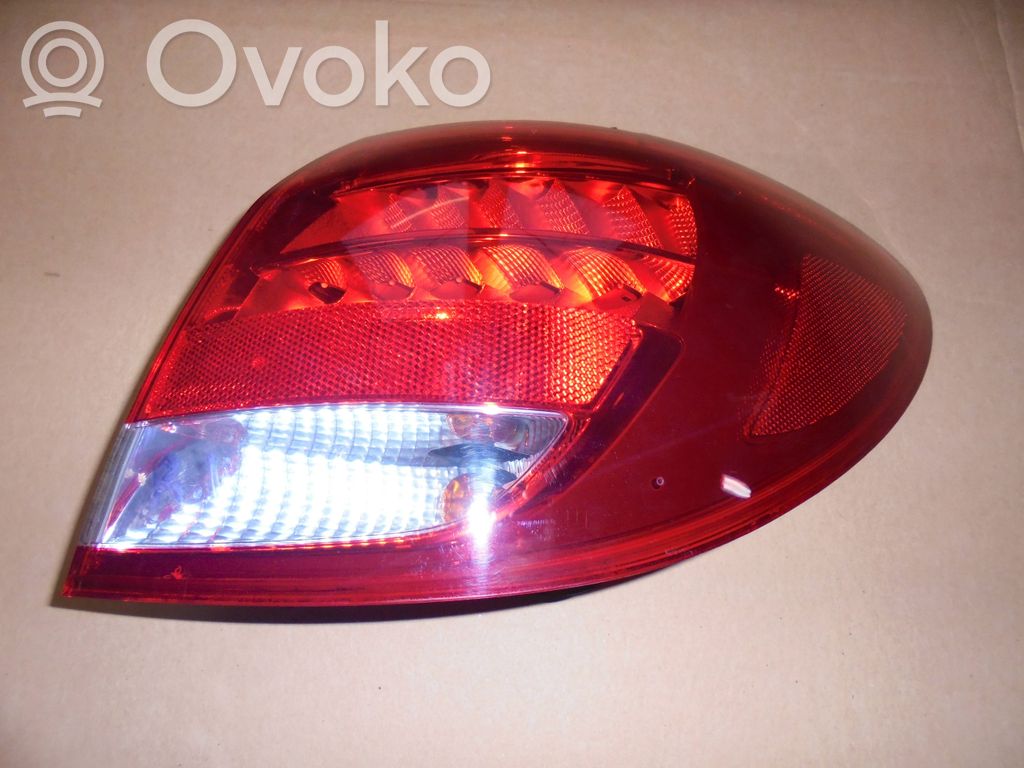 Mercedes-Benz B W246 W242 Lampa tylna 
