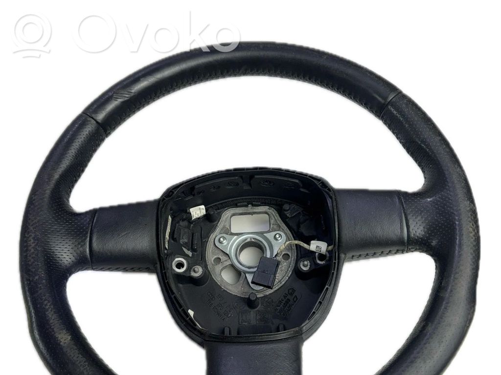 Audi A3 S3 8P Ohjauspyörä 