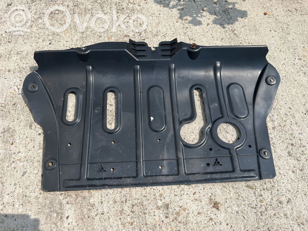 Dacia Duster Engine splash shield/under tray 
