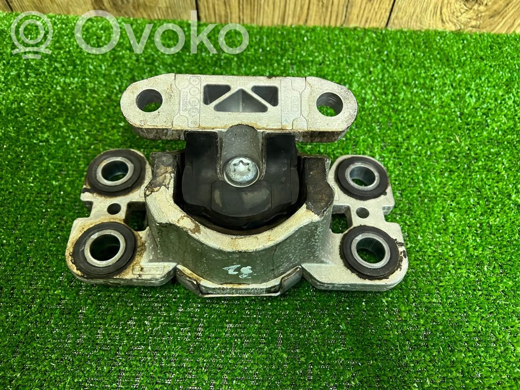 Land Rover Range Rover Evoque L538 Engine mount bracket 