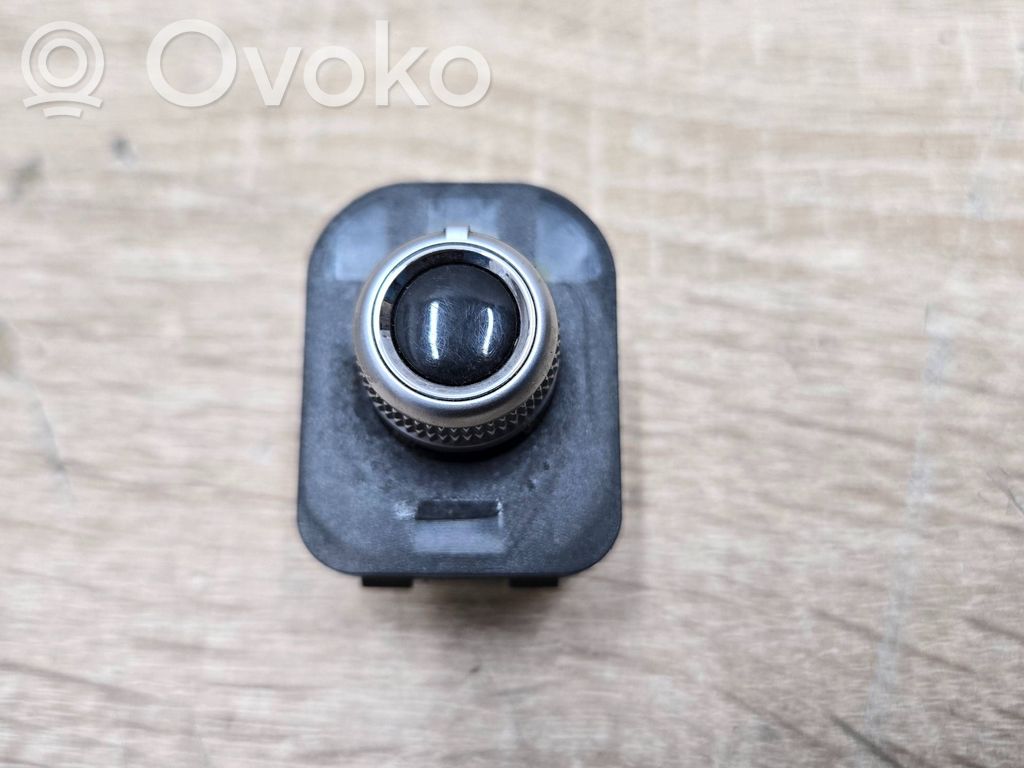 Audi A4 S4 B8 8K Wing mirror switch 