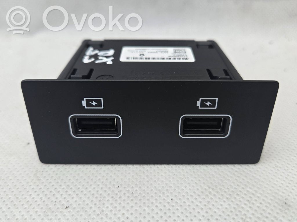 Renault Trafic III (X82) USB jungtis 