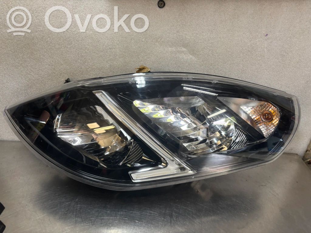 Opel Movano B Lampa przednia 