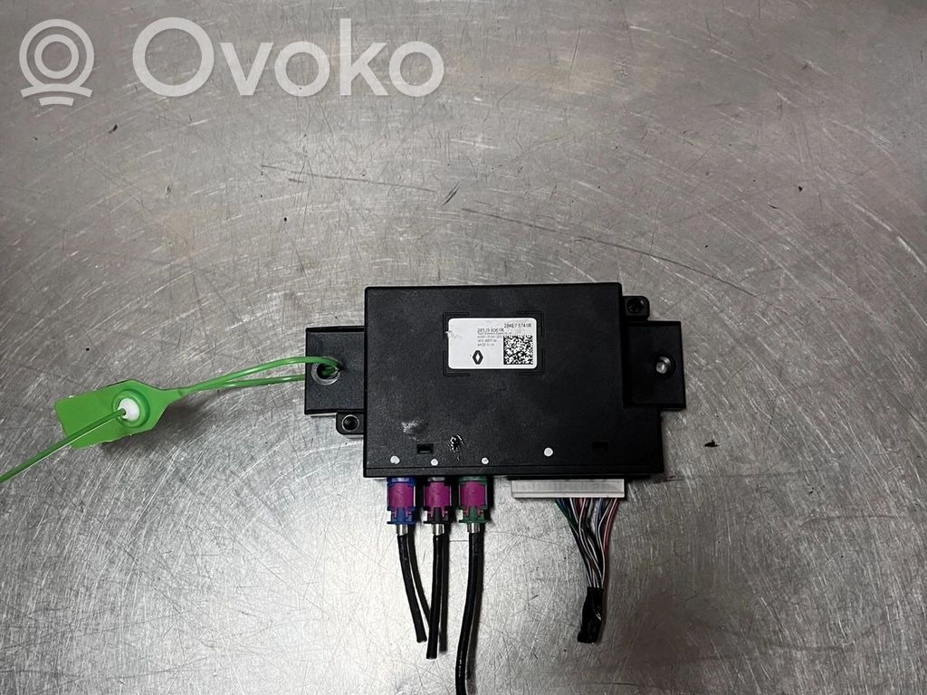 Renault Megane E-Tech Trunk lid opening control unit 
