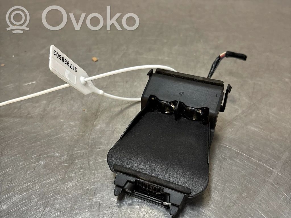 Honda CR-V Trunk lid opening control unit 