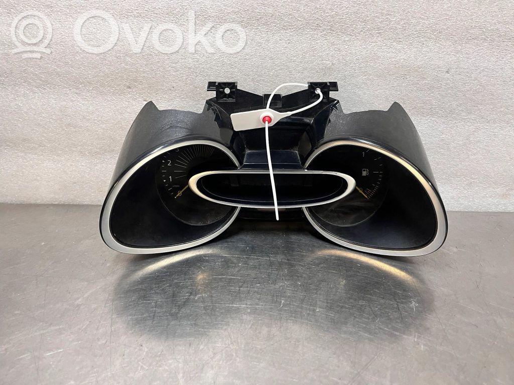 Renault Clio IV Speedometer (instrument cluster) 