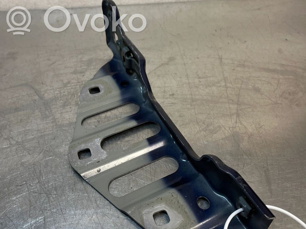 Renault Megane E-Tech Fender mounting bracket 
