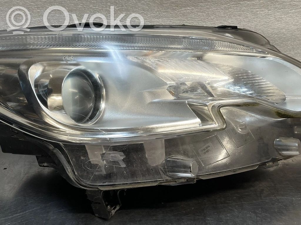 Peugeot 2008 I Lampa przednia 