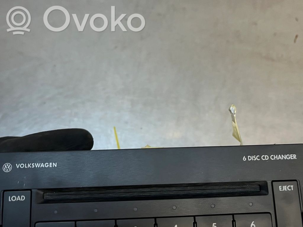 Volkswagen Golf V Tavaratilan kannen avaamisen ohjausyksikkö 